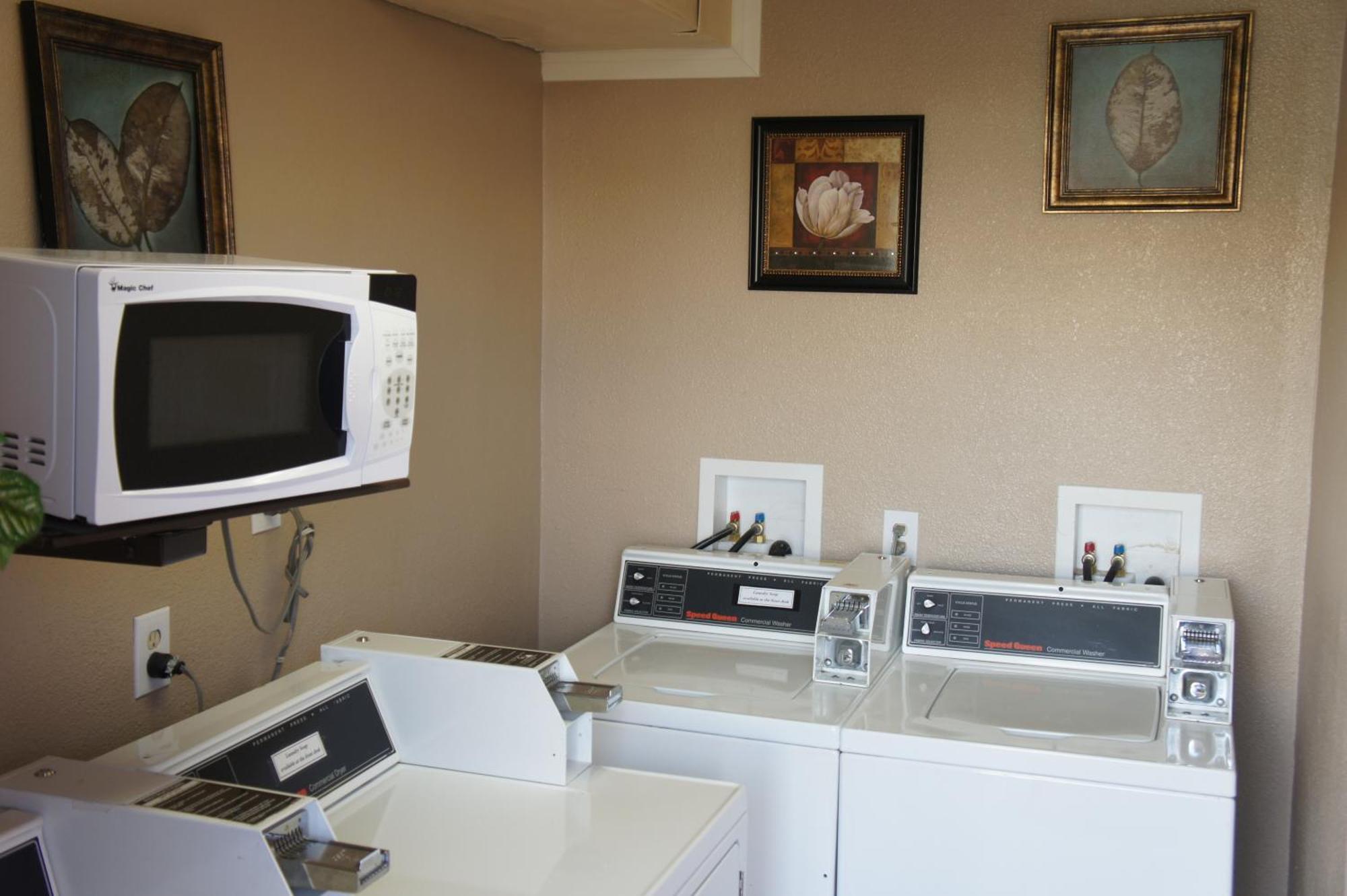 Park Avenue Inn & Suites Victorville Eksteriør billede