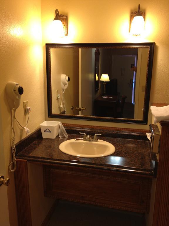 Park Avenue Inn & Suites Victorville Værelse billede